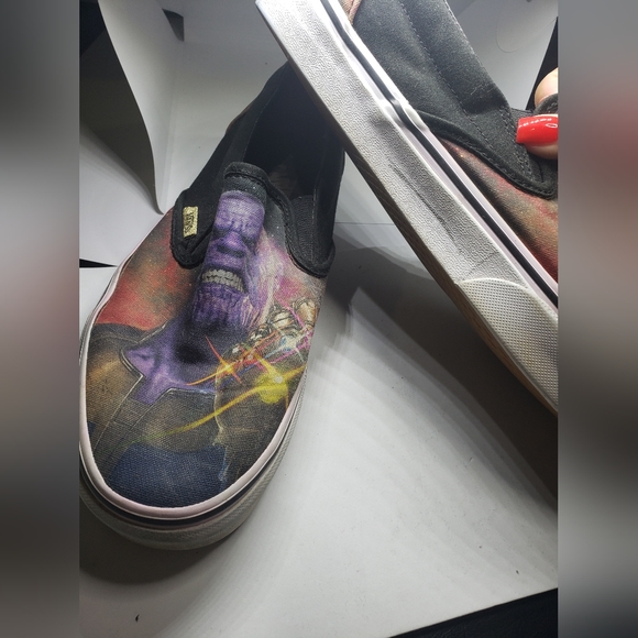 EUC AVENGERS VANS - Picture 2 of 4